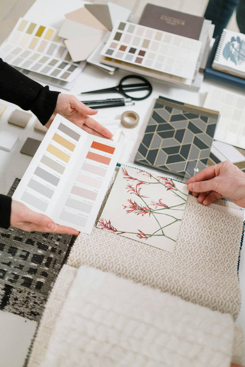 10 Items Interior Designers Always Keep in Their Toolkit